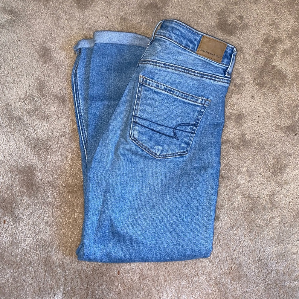 American Eagle Hi Rise Mom Jeans, Size 4